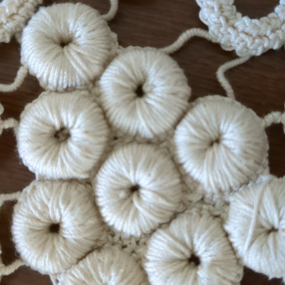 Grape 🍇 vine doily, handmade in Romania - Picture 10 of 10
